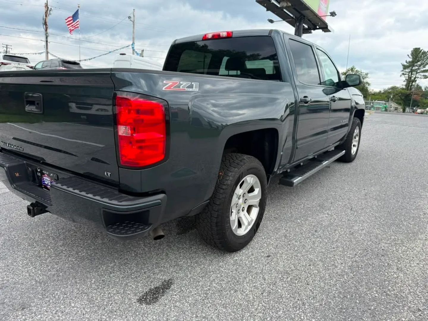 chevrolet silverado 1500 2017 3GCUKREC0HG187055 image chevrolet silverado 1500 2017 3GCUKREC0HG187055 image